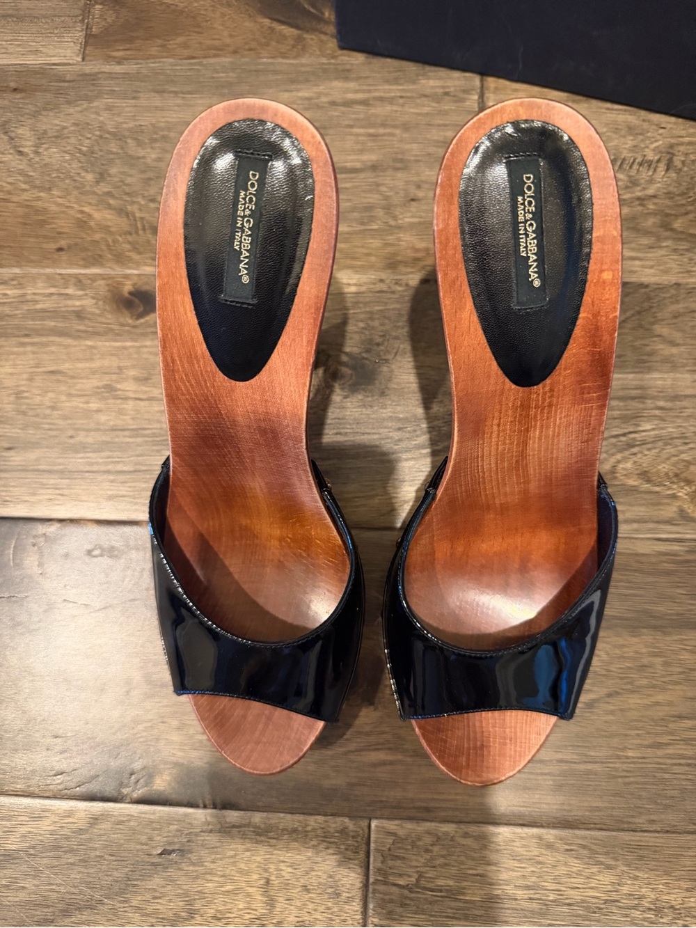 Dolce & Gabbana Black Patent Leather Wood-Platform Clog Mules size 40 - Picture 4 of 7